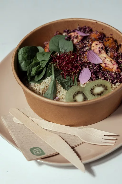 Plat végétalien servi par le Potager Regal