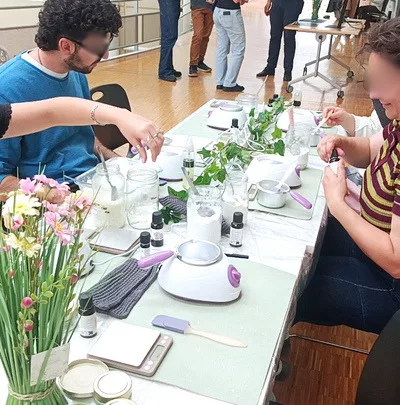 Atelier en entreprise pour fabriquer du déodorant naturel pour la semaine du développement durable
