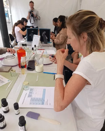 atelier confection d'un parfum solide pour les semaines du développement durable